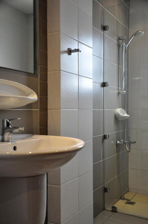 Granada Suites Hotel Amán Habitación foto